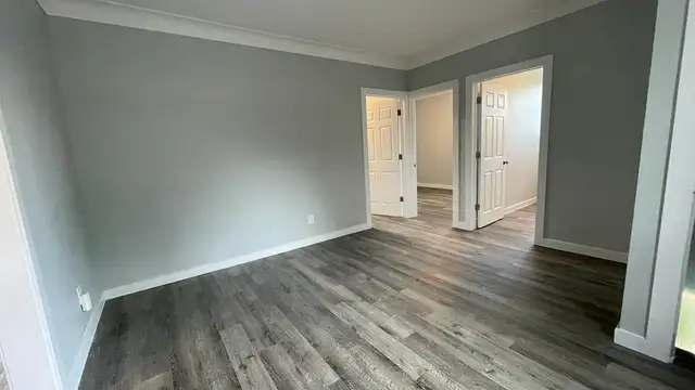 3 Bedroom Apartment - Photo 7