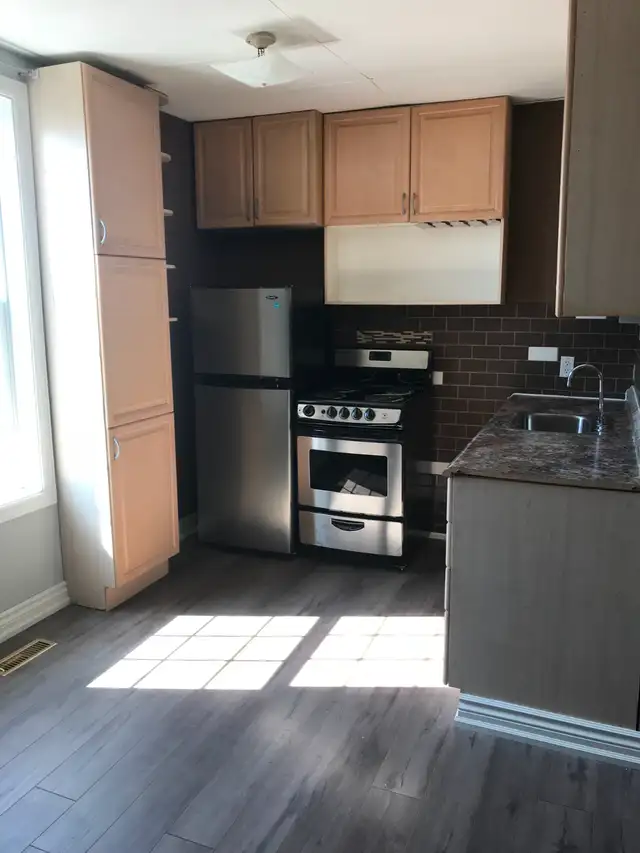 Oshawa bright, quiet 1 bedroom apartment - Photo 7