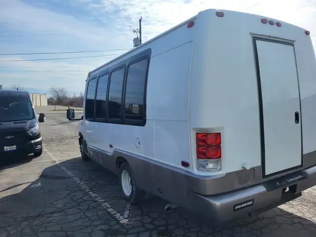 2012 Krystal Koach - Propane/Gas - Photo 4