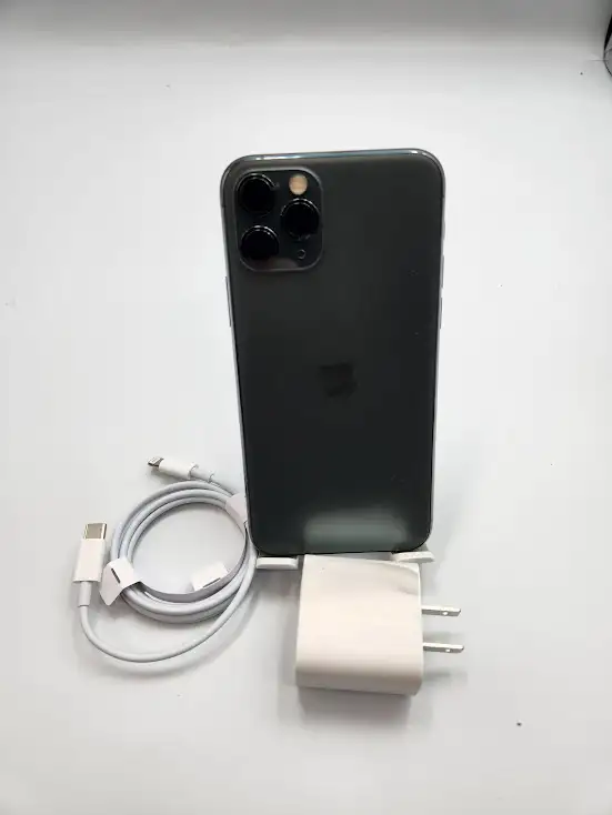 iPhone 11 64gb Black 96% 3 Months Warranty W/Charger - Photo 2