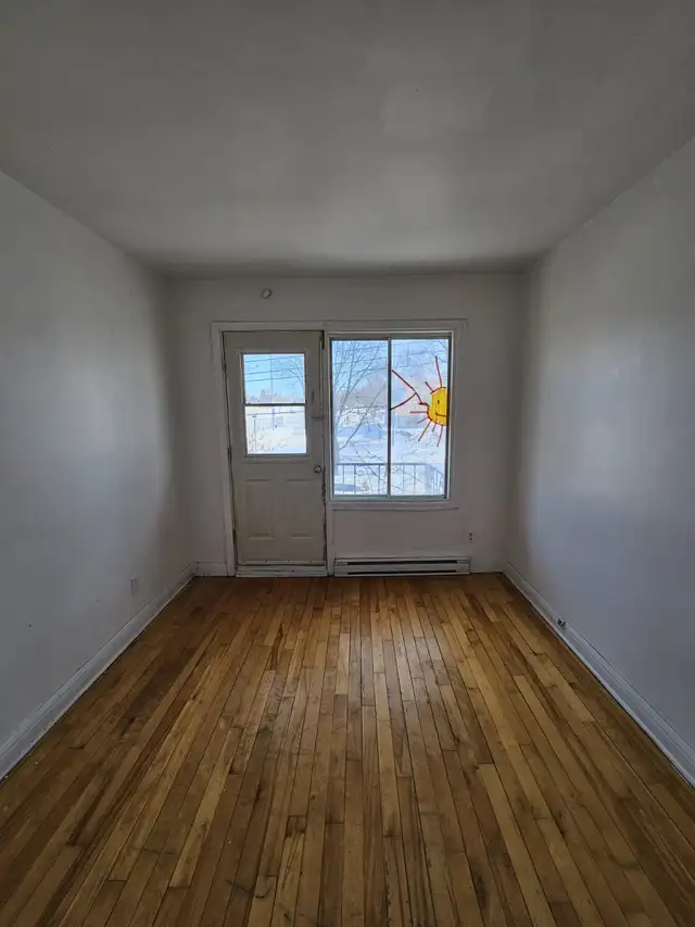 For Rent 3 1/2 apartment - 4 minute walk to College Rosemont - Photo 8