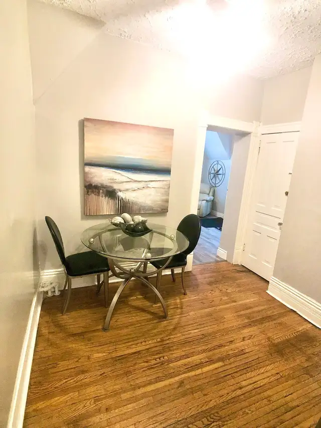 $1500 All-Inclusive Cozy Furnished Bachelor – Avail. Apr 1st. - Photo 5