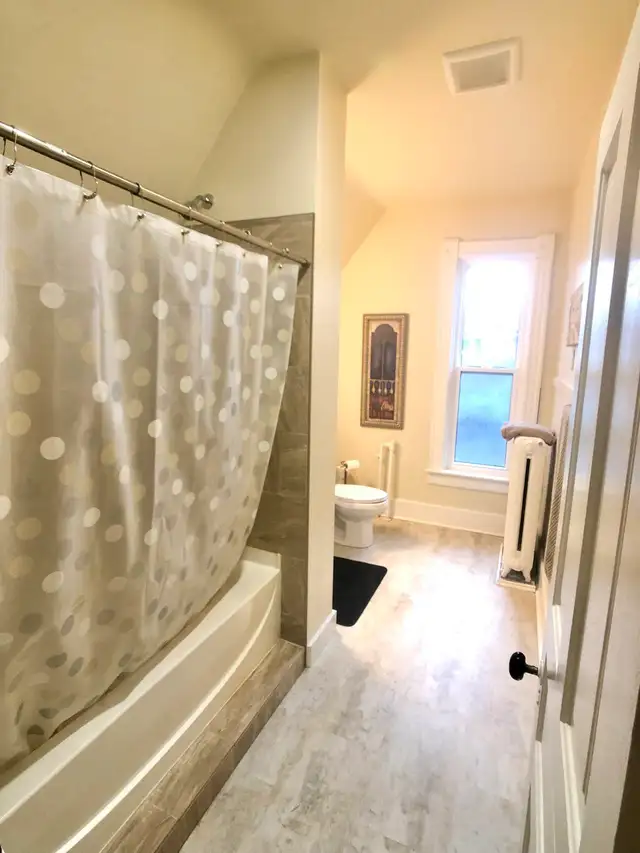 $1500 All-Inclusive Cozy Furnished Bachelor – Avail. Apr 1st. - Photo 7