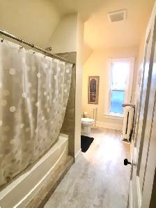 $1500 All-Inclusive Cozy Furnished Bachelor – Avail. Apr 1st. - Photo 7