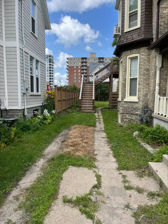 $1500 All-Inclusive Cozy Furnished Bachelor – Avail. Apr 1st. - Photo 9