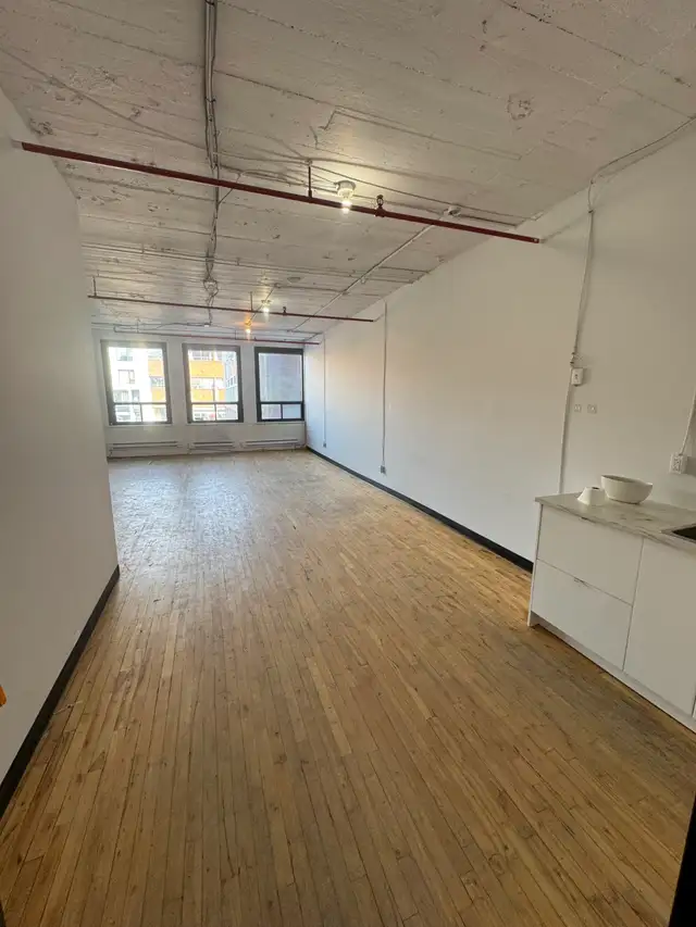Office for rent/Bureaux à louer Plateau Mont-Royal 1000 ft²/pi²