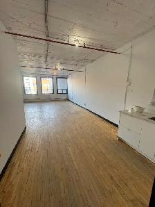 Office for rent/Bureaux à louer Plateau Mont-Royal 1000 ft²/pi²
