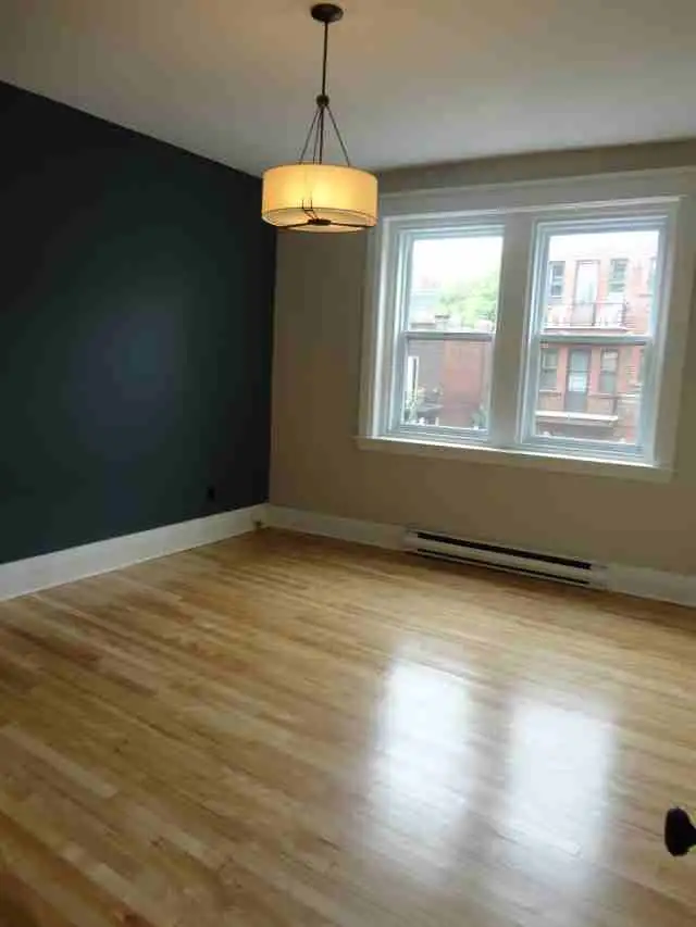 Gorgeous, top floor, private suana. 2 bedroom, 5 1/2, views, s/w - Photo 8