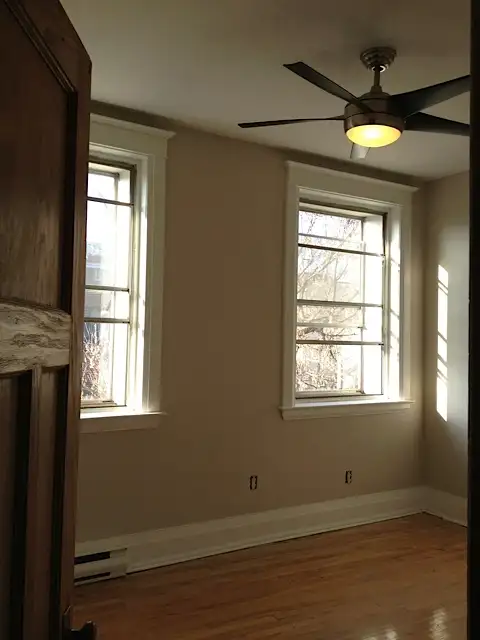 Gorgeous, top floor, private suana. 2 bedroom, 5 1/2, views, s/w - Photo 9