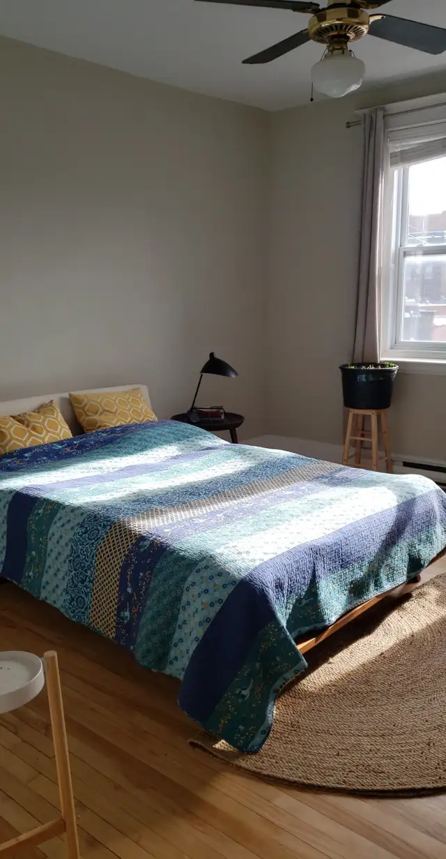 Gorgeous, top floor, private suana. 2 bedroom, 5 1/2, views, s/w - Photo 11