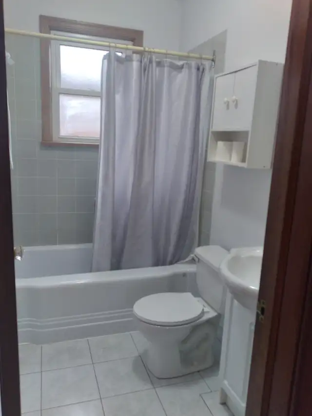 Northend-2 Large Bedroom Apartment - Photo 7