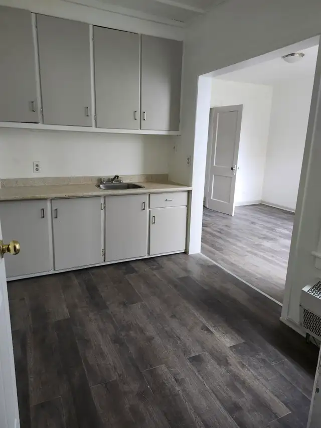 11 First St.#1 - 1BR   Den North, Ground floor - Photo 8