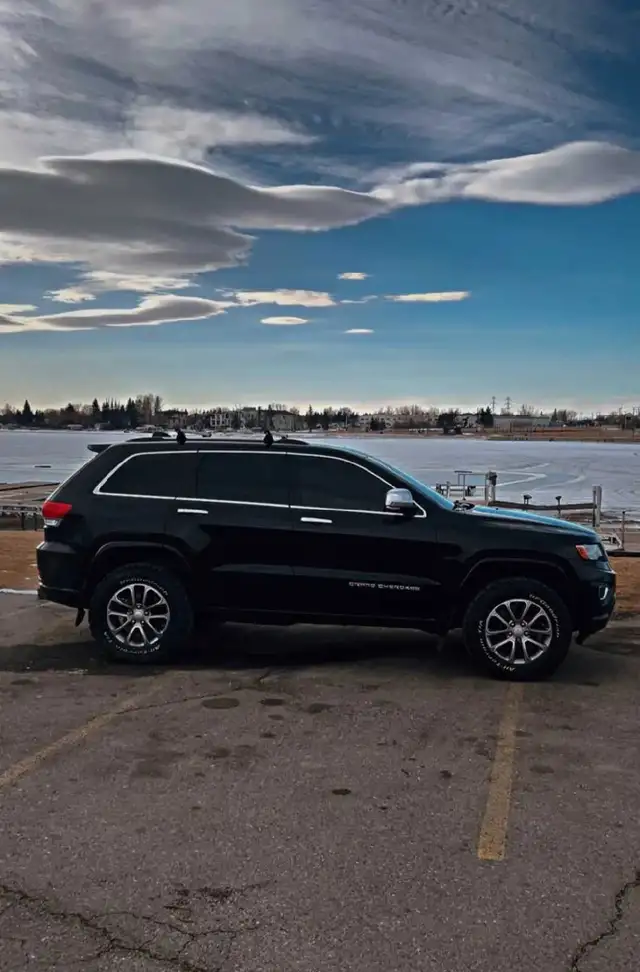 2014 JEEP GRAND CHEROKEE OVERLAND 119k