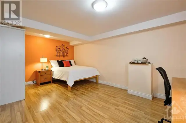 Single House Near Algonquin College Large Room Main Floor $950/m - Photo 6