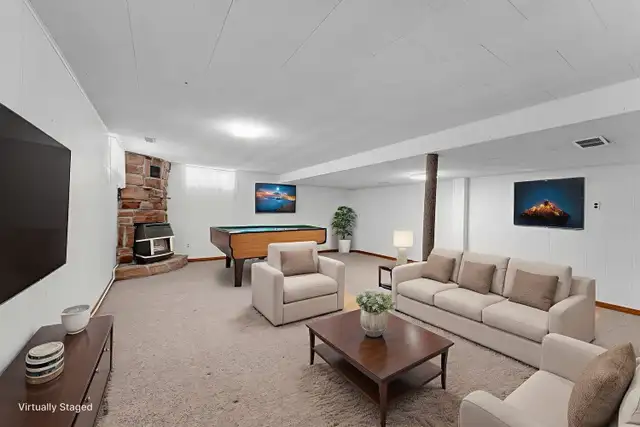 Elevated Bungalow in Amherstview - Photo 9