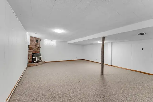 Elevated Bungalow in Amherstview - Photo 10