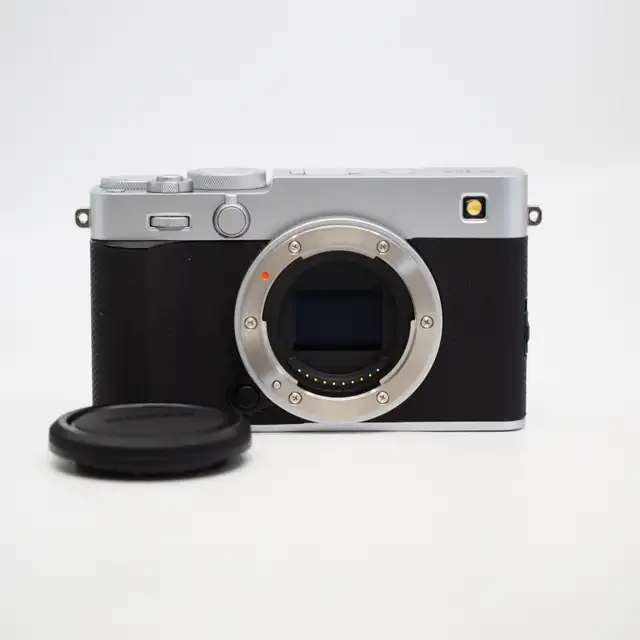 Fujifilm XE5 Silver Camera Body only (ID: C1111) - Photo 4