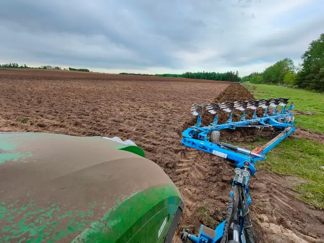 Custom Farming - Photo 5