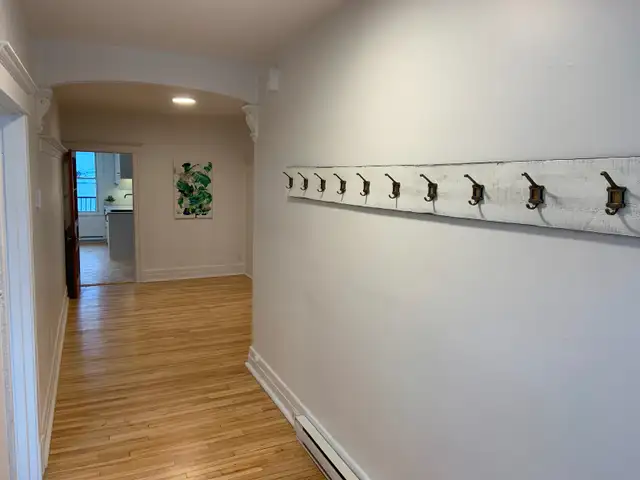 3 1/2 au 524 rue Beauclerk, calme, propre, électros, 2 chambres