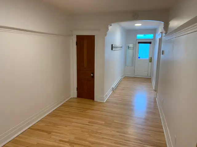 3 1/2 au 524 rue Beauclerk, calme, propre, électros, 2 chambres - Photo 8