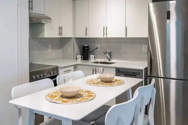 Downtown Toronto Apartment Room for Summer Student - Photo 11