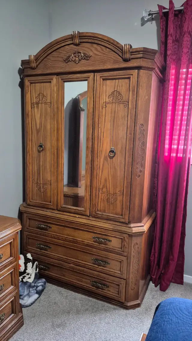 Antique Bedroom Set $3000 obo - Photo 4