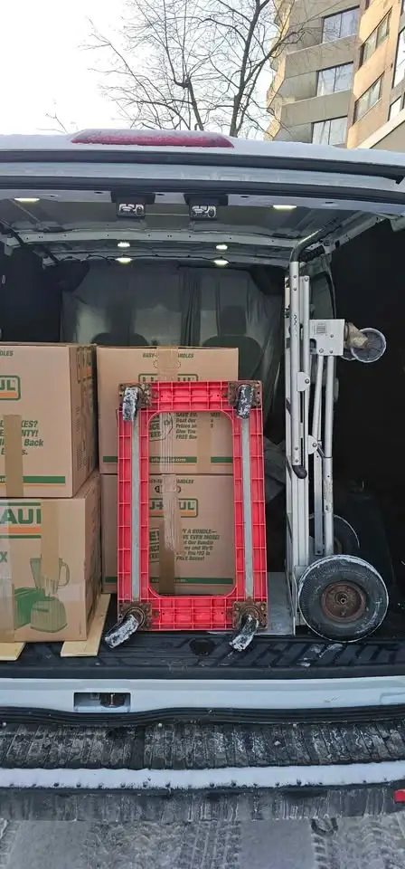 EMPTY VAN TORONTO TO NORTHBAY TORONTO 647-761-0675