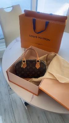 Sac louis vuitton BRAND NEW!