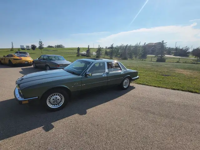 Classic 1987 Jaguar - low kms reliable year round daily driver! - Photo 3