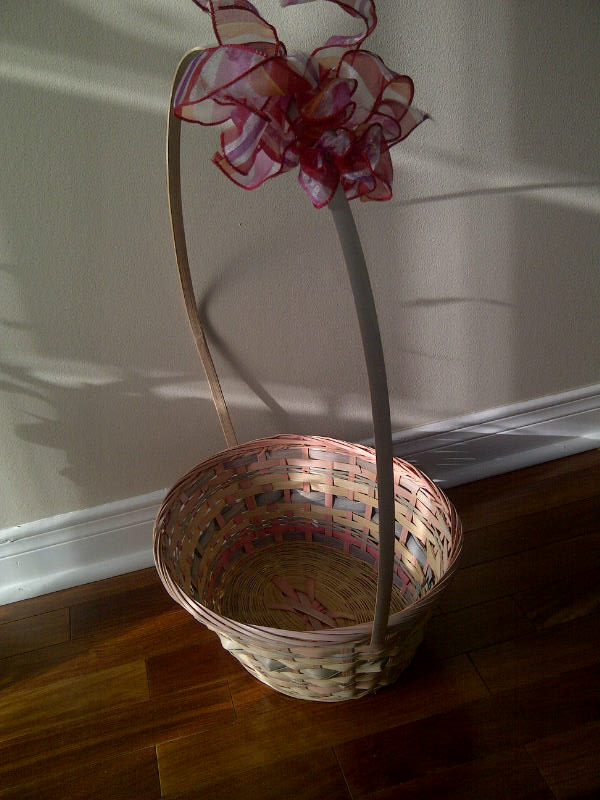 4 BEAUX GRANDS PANIERS NEUFS EN OSIER: $10.00 CHACUN