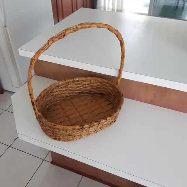 4 BEAUX GRANDS PANIERS NEUFS EN OSIER: $10.00 CHACUN - Photo 3