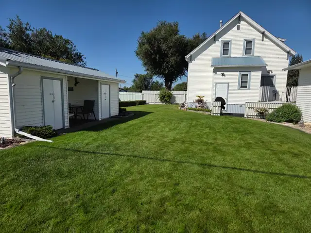 House for Sale in Burstall Saskatchewan - Photo 7