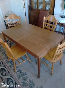 Dining room table for sale