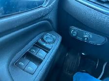 2019 Chevrolet Equinox – Automatic – Backup camera - Photo 16