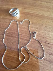 14K.GOLD NAGET RING 5/GM. AND 19'' 10K.GOLD CHAIN 2/GM.