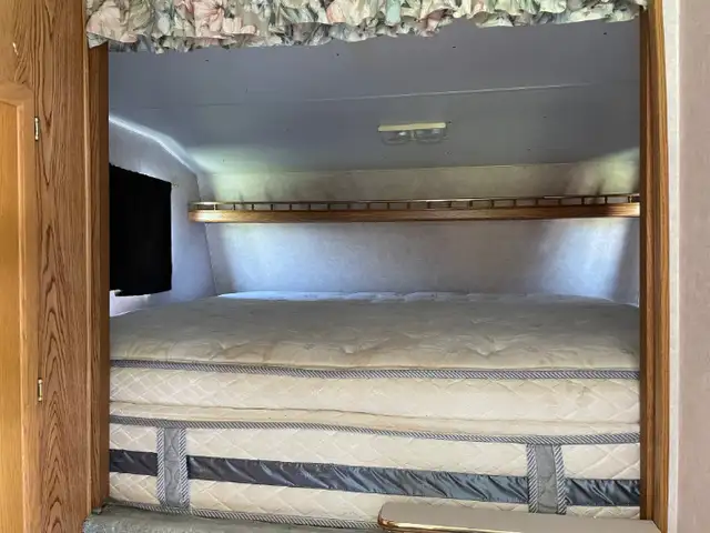 1994 Westwind 25 foot 5th wheel trailer - Photo 5