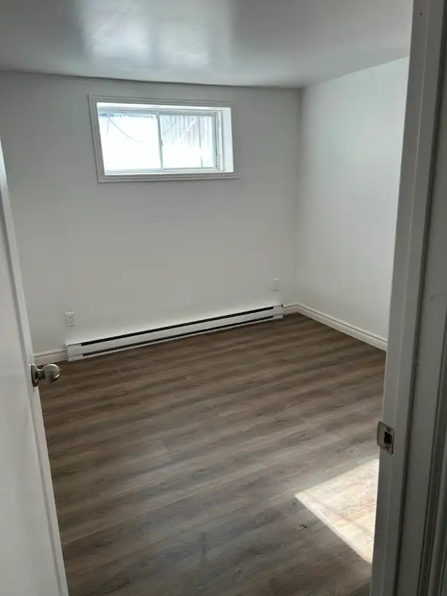 Grand 4 ½ à louer dans un semi sous-sol – rénové au complet (160 - Photo 8