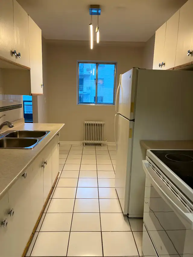 Two Bedroom Apartment Close To Lake & Downtown Burlington, May 1 - Photo 8