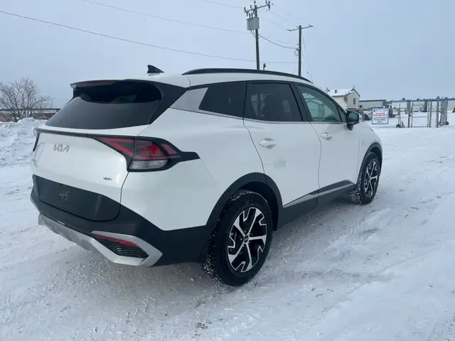 2023 Kia Sportage EX AWD - Photo 4
