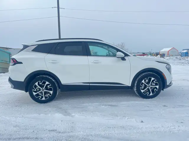 2023 Kia Sportage EX AWD - Photo 5