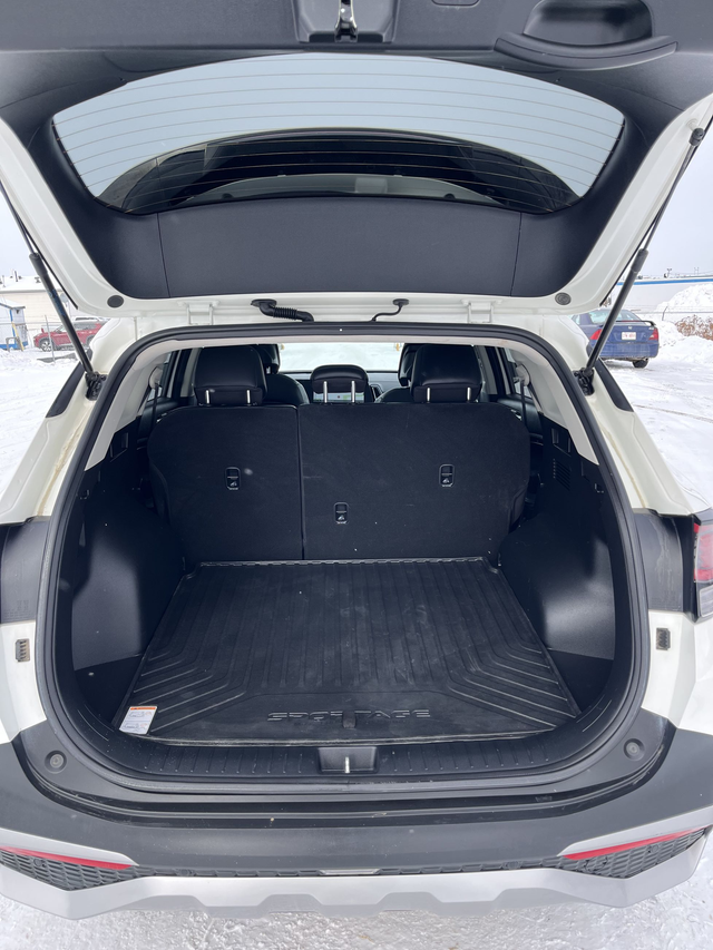 2023 Kia Sportage EX AWD - Photo 10