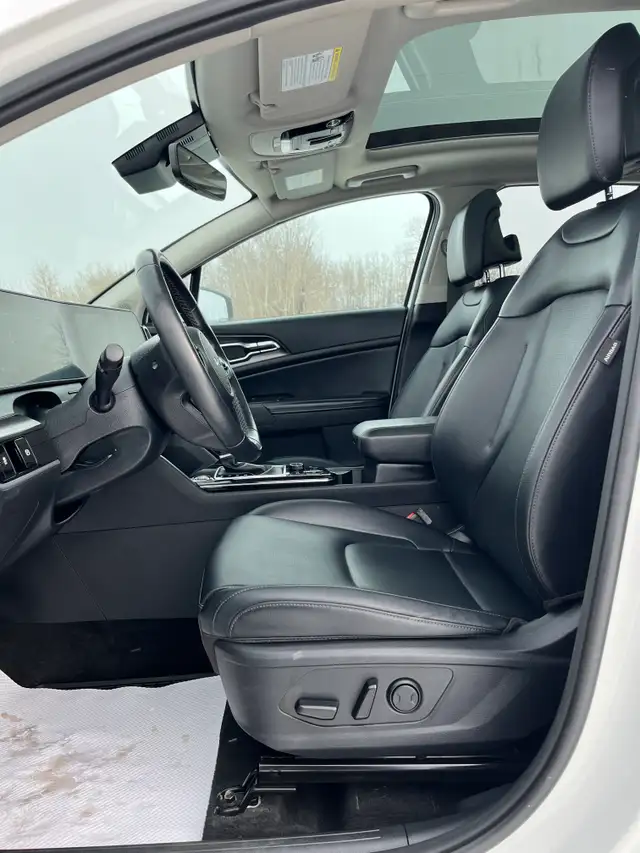 2023 Kia Sportage EX AWD - Photo 11