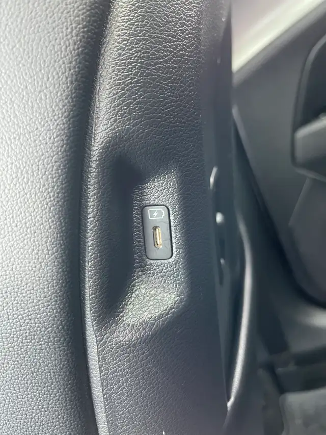 2023 Kia Sportage EX AWD - Photo 19