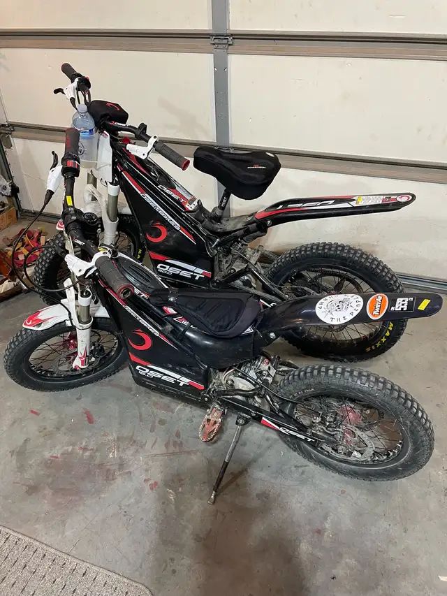 Indoor Garage Sale - Photo 7