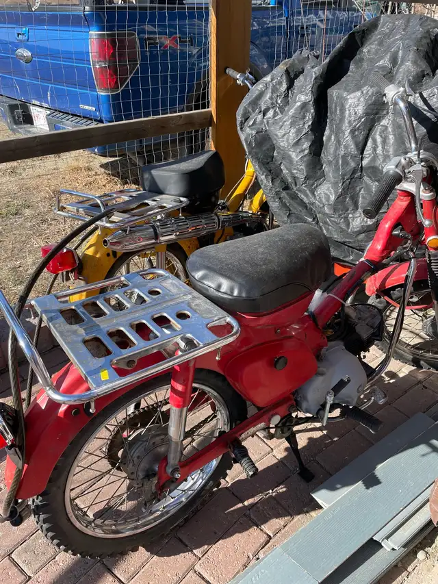 Indoor Garage Sale - Photo 8