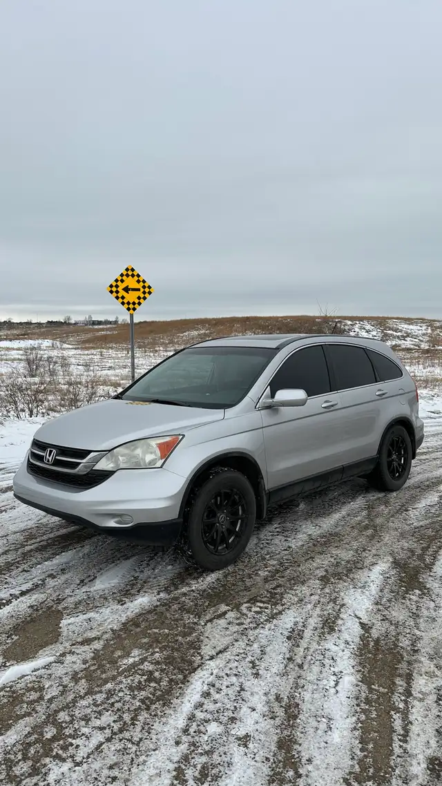 2011 Honda CR-V EX-L Fully loaded & 2 sets wheels - Photo 3