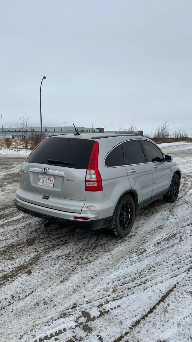2011 Honda CR-V EX-L Fully loaded & 2 sets wheels - Photo 6