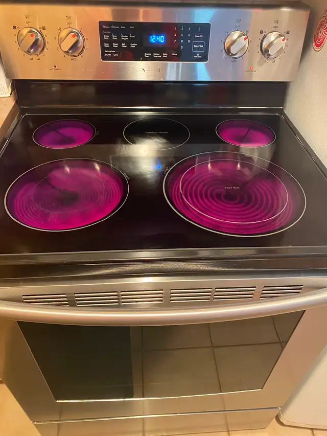 Samsung Electric Stove - Photo 2