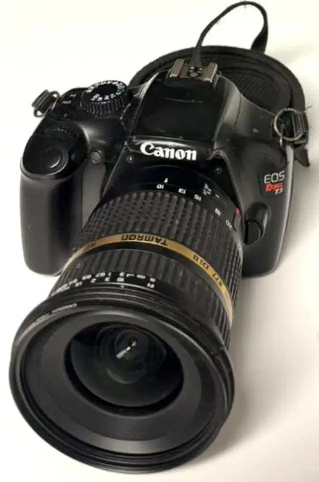 Canon EOS Rebel T3 12.2MP DSLR Camera with Tamron Lens - Photo 3