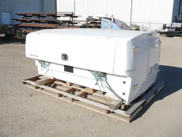 New Spacekap Compak Service Body Fiberglass Slide-In